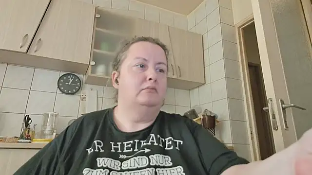 Snapshot of melissaBlessing chatting on February 14, 2025, 9:03 am melissaBlessing online show from February 14, 2025, 9:03 am