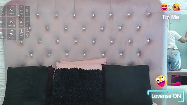 KikiSweet08 online show from September 26, 2025, 4:16 am