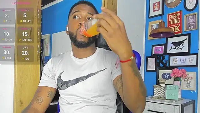 Drake Nassir4 online show from October 21, 2025, 8:53 pm