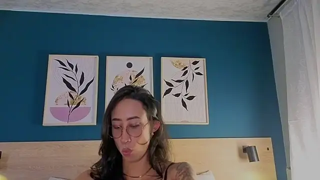 GabyPetit online show from October 29, 2025, 7:59 pm