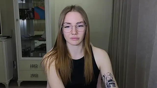 Snapshot of littlevildevil chatting on December 2, 2024, 4:09 pm littlevildevil online show from December 2, 2024, 4:09 pm