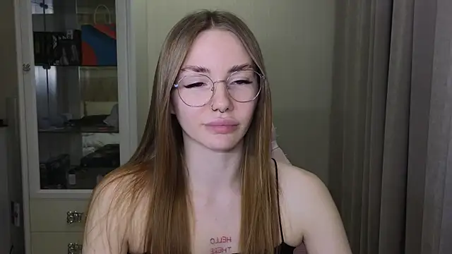 Snapshot of littlevildevil chatting on December 6, 2024, 2:49 pm littlevildevil online show from December 6, 2024, 2:49 pm