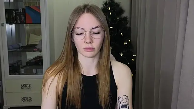 Snapshot of littlevildevil chatting on December 12, 2024, 11:18 am littlevildevil online show from December 12, 2024, 11:18 am