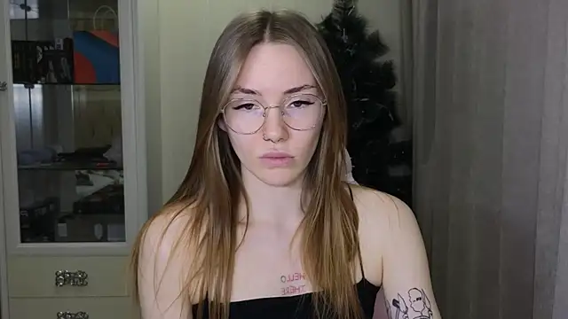 Snapshot of littlevildevil chatting on December 20, 2024, 2:49 pm littlevildevil online show from December 20, 2024, 2:49 pm