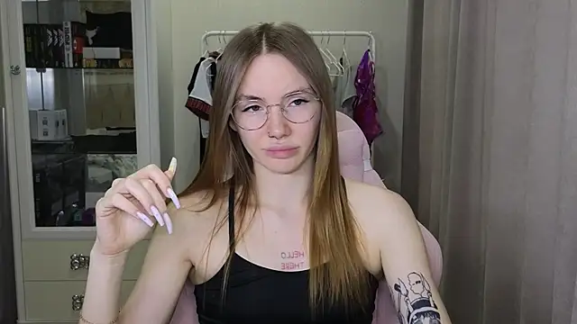 Snapshot of littlevildevil chatting on January 26, 2025, 10:12 am littlevildevil online show from January 26, 2025, 10:12 am