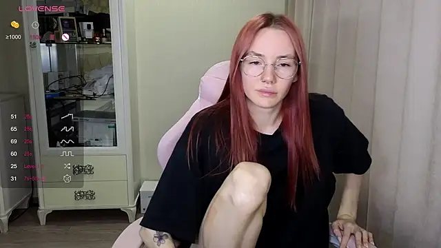 Snapshot of littlevildevil chatting on October 26, 2025, 10:43 am littlevildevil online show from October 26, 2025, 10:43 am