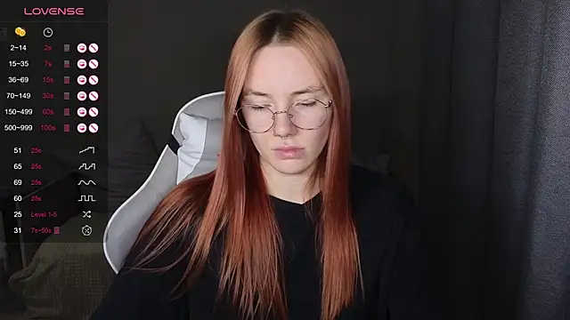 Snapshot of littlevildevil chatting on November 18, 2025, 10:31 am littlevildevil online show from November 18, 2025, 10:31 am