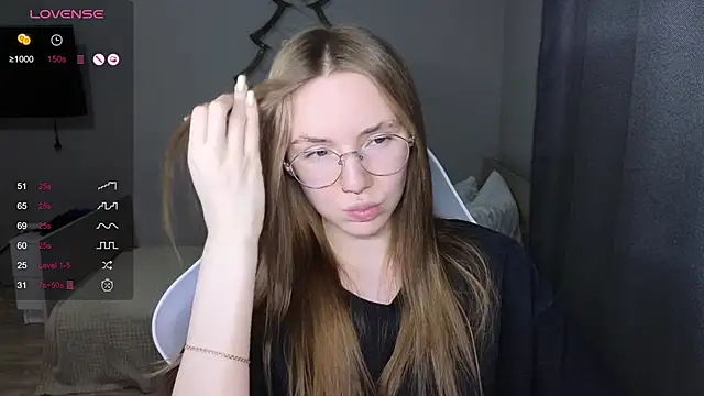 littlevildevil online show from February 3, 2026, 10:53 am