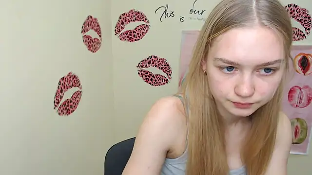 Snapshot of MademoiselleCl chatting on December 11, 2024, 12:12 pm MademoiselleCl online show from December 11, 2024, 12:12 pm