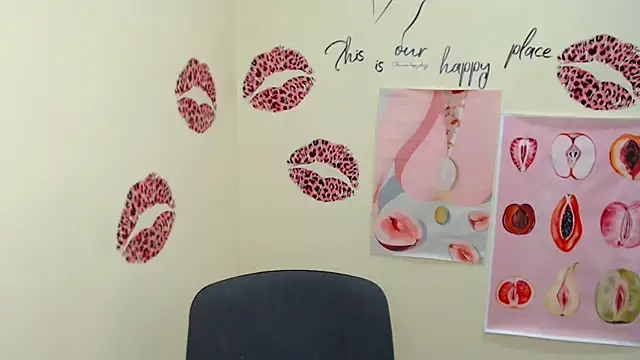 Snapshot of MademoiselleCl chatting on December 13, 2024, 12:06 pm MademoiselleCl online show from December 13, 2024, 12:06 pm