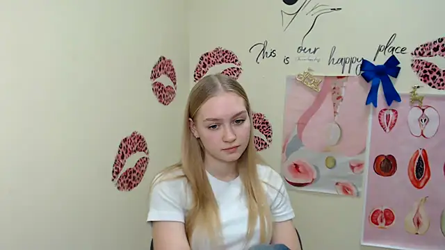 Snapshot of MademoiselleCl chatting on December 21, 2024, 4:14 pm MademoiselleCl online show from December 21, 2024, 4:14 pm