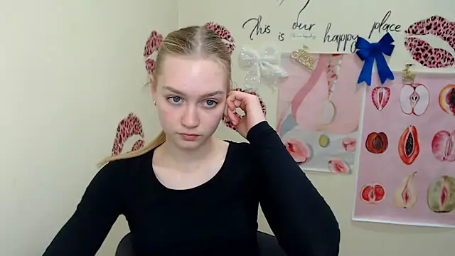 Snapshot of MademoiselleCl chatting on December 22, 2024, 9:33 am MademoiselleCl online show from December 22, 2024, 9:33 am