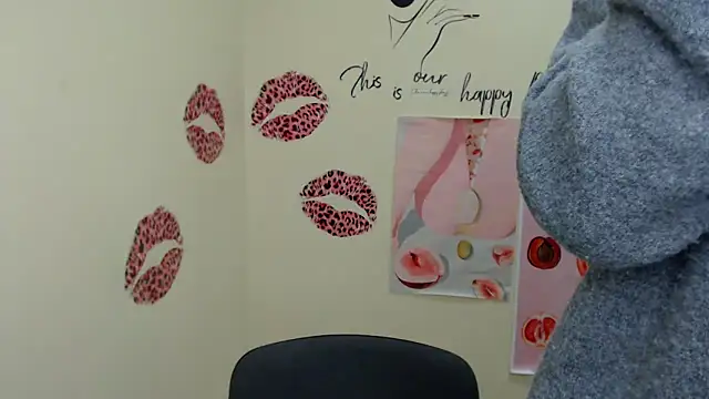 Snapshot of MademoiselleCl chatting on January 6, 2025, 12:57 pm MademoiselleCl online show from January 6, 2025, 12:57 pm