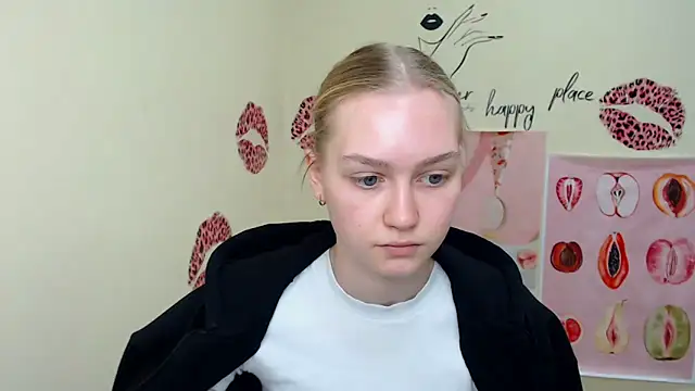 Snapshot of MademoiselleCl chatting on February 4, 2025, 10:32 am MademoiselleCl online show from February 4, 2025, 10:32 am