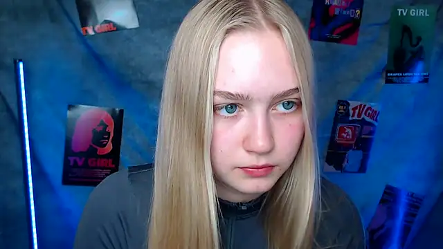 Snapshot of MademoiselleCl chatting on October 3, 2025, 12:35 pm MademoiselleCl online show from October 3, 2025, 12:35 pm