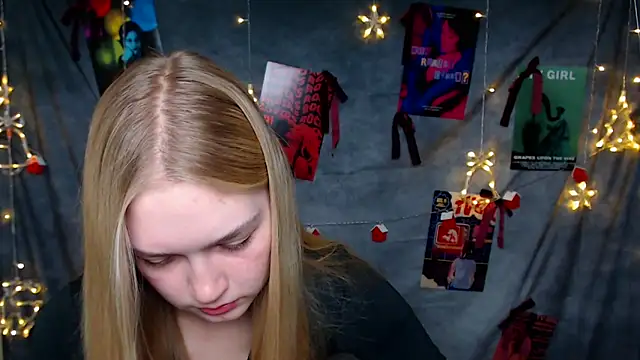 Snapshot of MademoiselleCl chatting on December 13, 2025, 8:04 pm MademoiselleCl online show from December 13, 2025, 8:04 pm