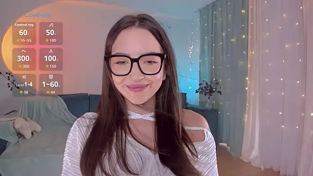 Snapshot of Oh_My_Dianee chatting on July 20, 2026, 10:39 am Oh My Dianee online show from July 20, 2026, 10:39 am