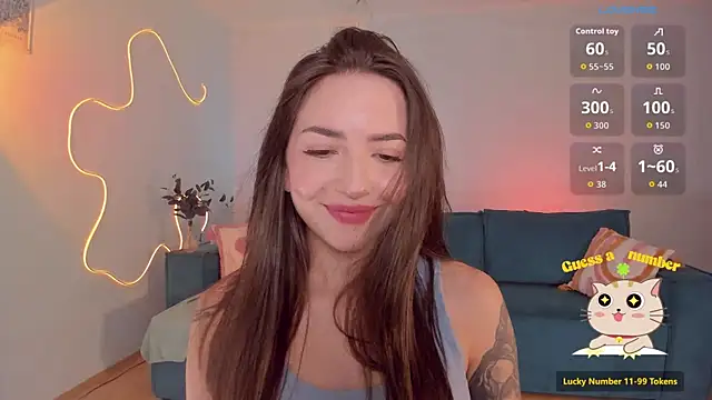 Snapshot of Oh_My_Dianee chatting on August 3, 2026, 7:18 am Oh My Dianee online show from August 3, 2026, 7:18 am