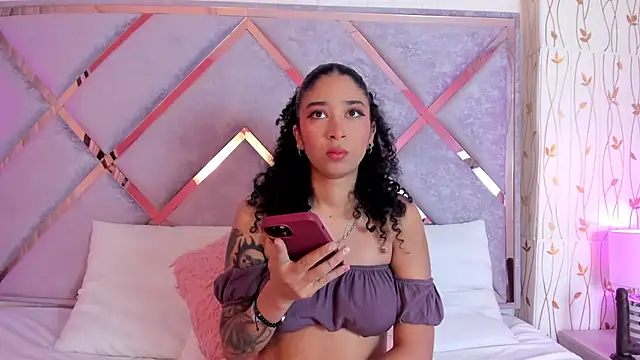  lanna jhonson  online show from February 1, 2025, 12:05 pm