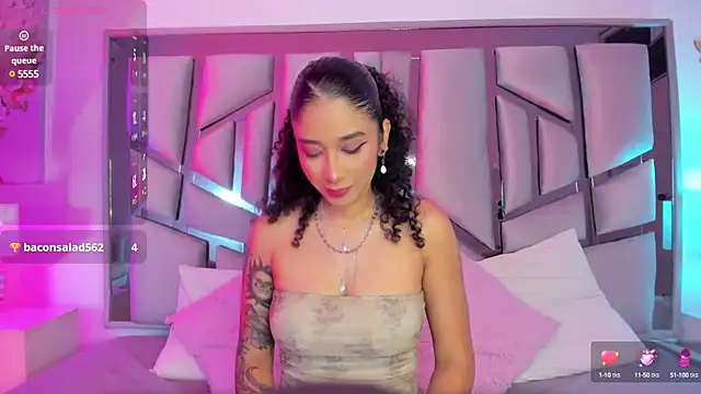  lanna jhonson  online show from February 13, 2025, 11:50 am