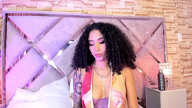  lanna jhonson  online show from November 7, 2025, 3:06 am