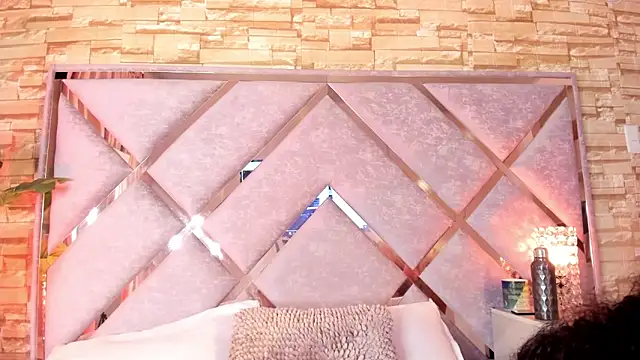  lanna jhonson  online show from November 16, 2025, 2:17 am