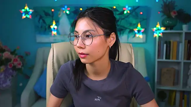 LittleSally   online show from December 5, 2024, 11:16 am