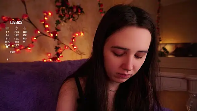 GillianDowdey online show from November 15, 2025, 3:48 am