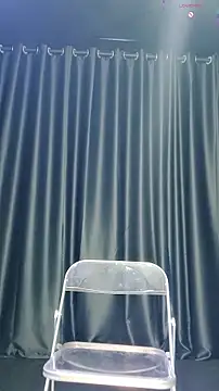 Snapshot of Youth3_ chatting on December 14, 2025, 2:33 pm Youth3 online show from December 14, 2025, 2:33 pm