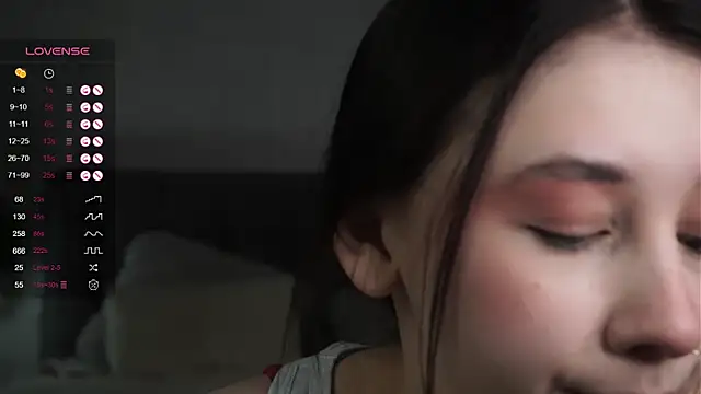 AislyEmbury online show from March 1, 2025, 7:26 pm