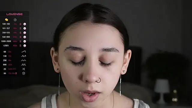 AislyEmbury online show from March 13, 2025, 9:26 pm