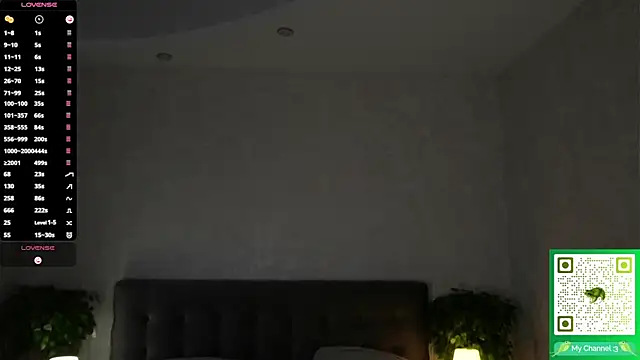 AislyEmbury online show from November 14, 2025, 4:44 am