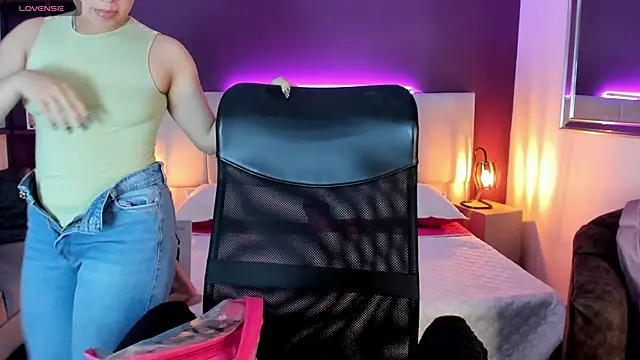 Snapshot of VickyBuunny chatting on January 7, 2025, 2:41 pm VickyBuunny online show from January 7, 2025, 2:41 pm