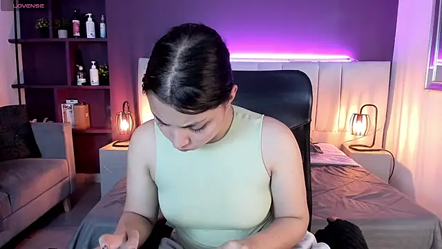 Snapshot of VickyBuunny chatting on January 15, 2025, 2:46 pm VickyBuunny online show from January 15, 2025, 2:46 pm