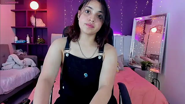 Snapshot of VickyBuunny chatting on March 19, 2025, 2:13 pm VickyBuunny online show from March 19, 2025, 2:13 pm