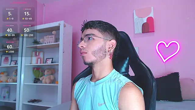 Ian Castillo  online show from February 5, 2025, 11:12 am