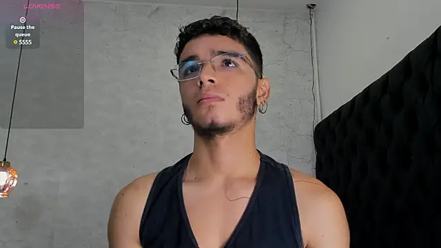 Ian Castillo  online show from February 18, 2025, 11:11 am