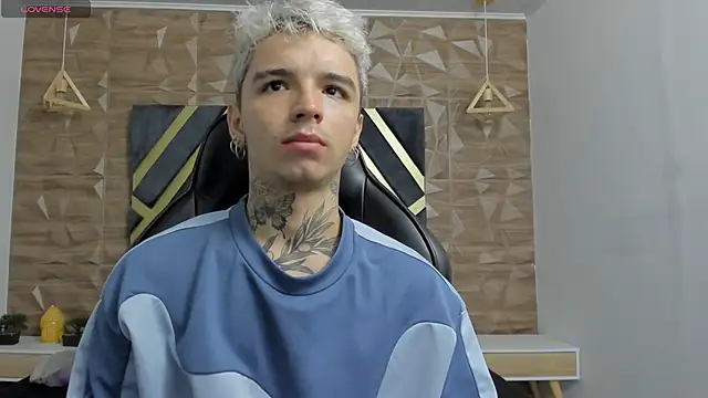 Ian Castillo  online show from February 23, 2026, 11:18 am