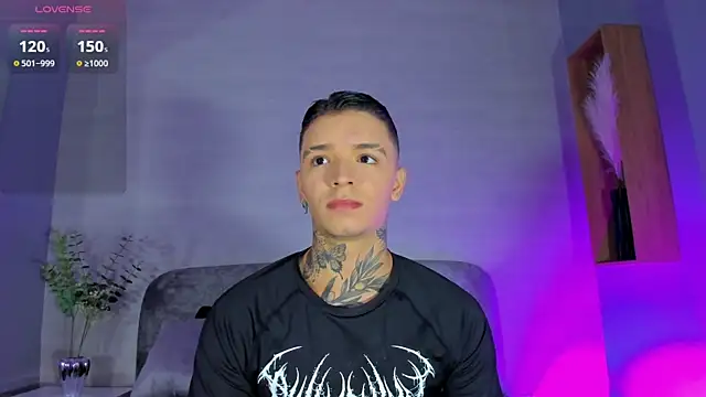 Snapshot of Ian_Castillo_ chatting on June 16, 2026, 11:13 am Ian Castillo online show from June 16, 2026, 11:13 am