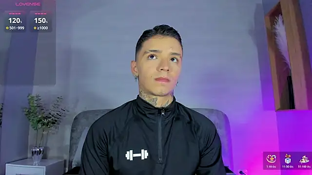Snapshot of Ian_Castillo_ chatting on June 17, 2026, 11:12 am Ian Castillo online show from June 17, 2026, 11:12 am