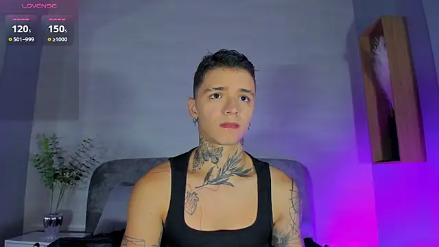 Snapshot of Ian_Castillo_ chatting on June 18, 2026, 11:14 am Ian Castillo online show from June 18, 2026, 11:14 am