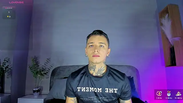 Snapshot of Ian_Castillo_ chatting on June 24, 2026, 11:20 am Ian Castillo online show from June 24, 2026, 11:20 am