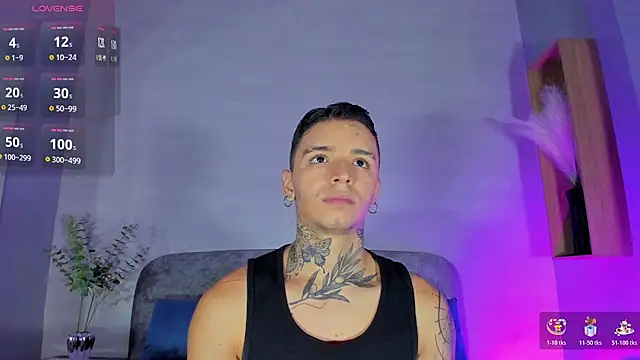 Snapshot of Ian_Castillo_ chatting on July 10, 2026, 11:13 am Ian Castillo online show from July 10, 2026, 11:13 am