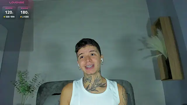 Snapshot of Ian_Castillo_ chatting on July 22, 2026, 11:13 am Ian Castillo online show from July 22, 2026, 11:13 am