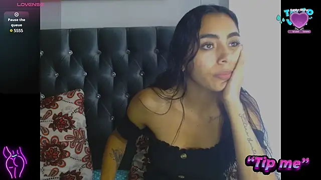 Snapshot of AntonellaAndNoah chatting on January 4, 2025, 3:39 pm AntonellaAndNoah online show from January 4, 2025, 3:39 pm