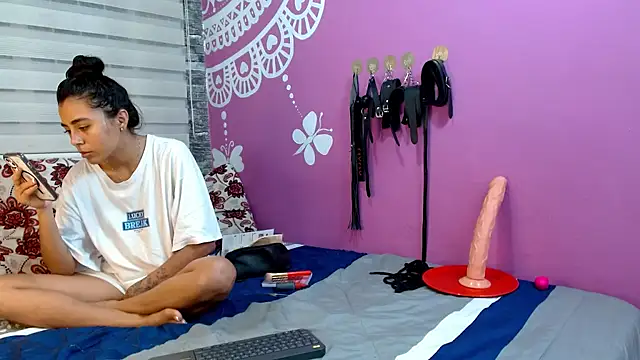 AntonellaAndNoah online show from February 11, 2026, 5:12 am