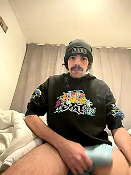 Snapshot of wolfwhite95 chatting on November 17, 2025, 7:52 pm wolfwhite95 online show from November 17, 2025, 7:52 pm