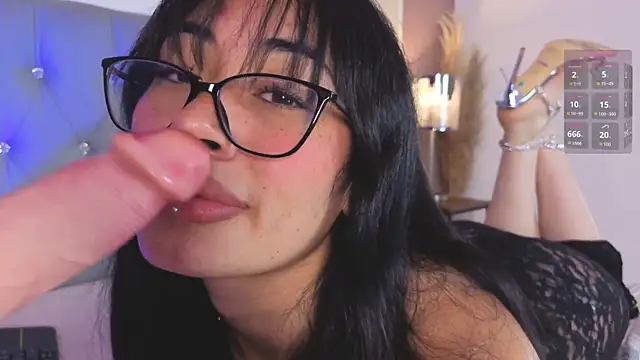 aprildreams19 online show from November 27, 2025, 1:02 pm