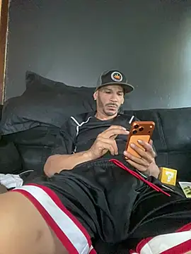 Snapshot of Chico_Bellaco chatting on April 28, 2026, 3:39 pm Chico Bellaco online show from April 28, 2026, 3:39 pm