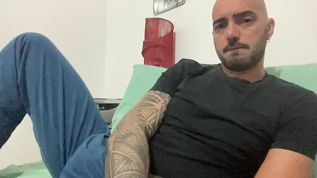 alessandromori91 online show from September 26, 2025, 9:30 pm